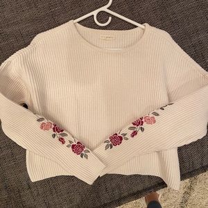 PacSun Floral Embellishment Cropped Sweatshirt